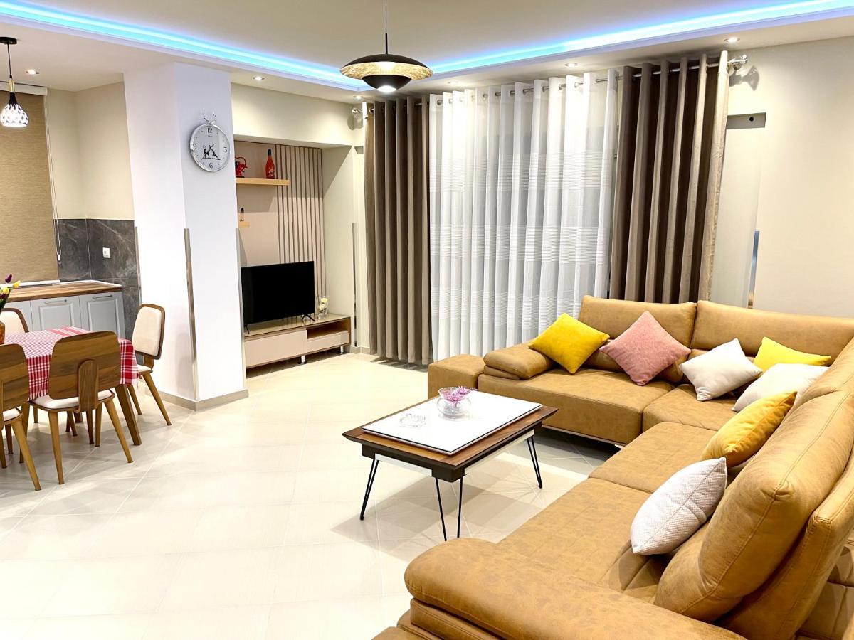 Queen Isabella Premium Hotel Vlorë Exterior foto